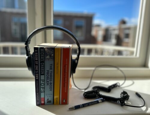 Top 5 podcasts about books: What to listen to and what to read next